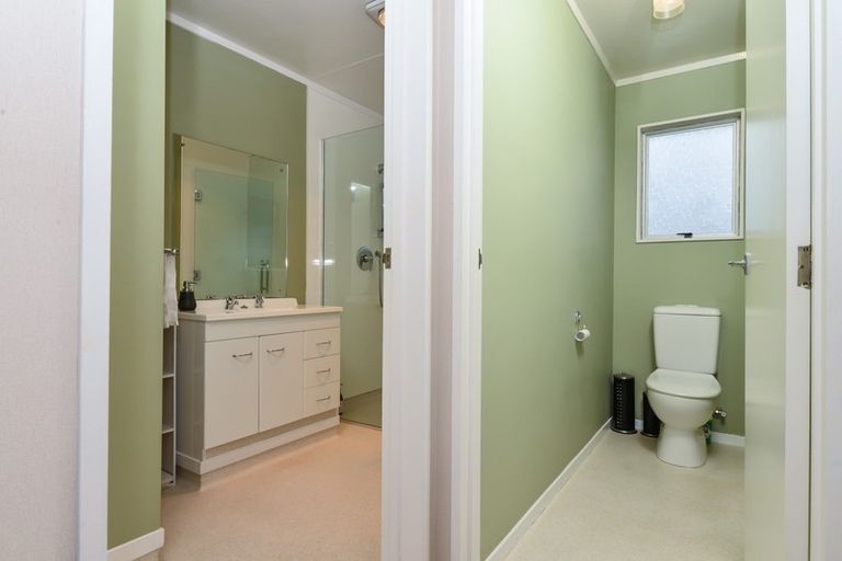 Photo of property in 2 Grove Place, Dinsdale, Hamilton, 3204