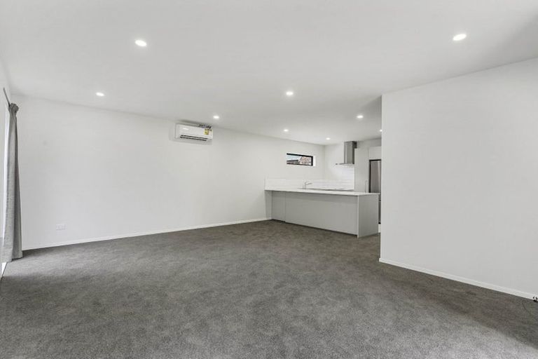 Photo of property in 41 Kingdale Road, Henderson, Auckland, 0610