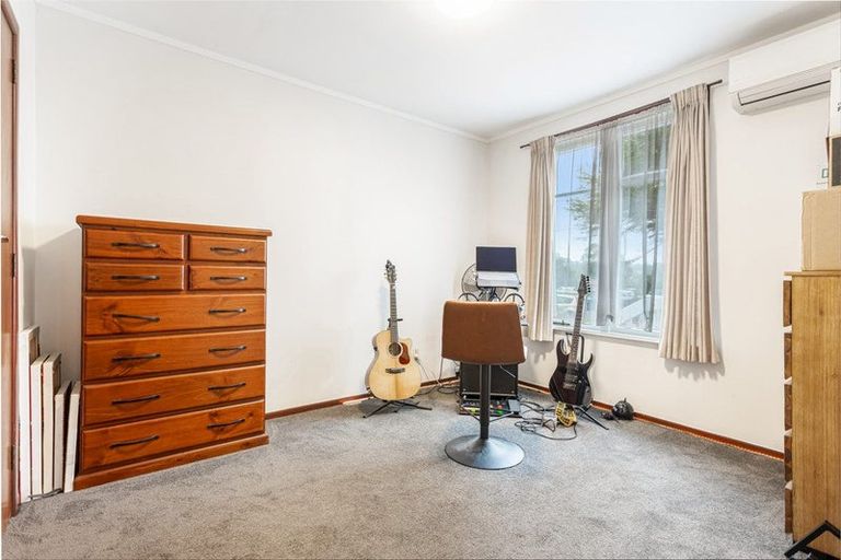 Photo of property in 318 Swanson Road, Henderson, Auckland, 0610