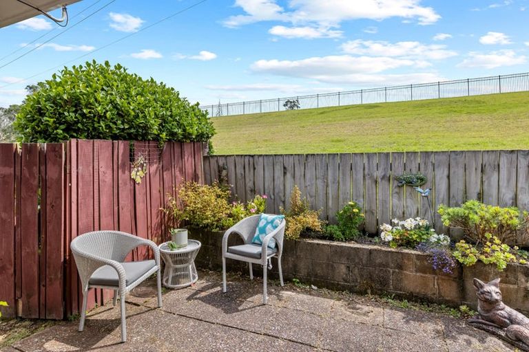 Photo of property in 1/15 Battle Place, Glenfield, Auckland, 0629