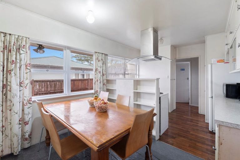 Photo of property in 1/57 Orams Road, Hillpark, Auckland, 2102
