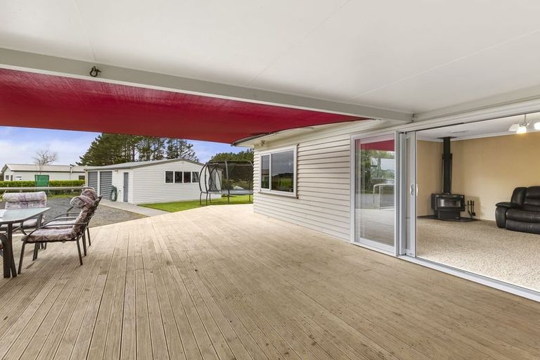 Photo of property in 325 Richmond Road, Lepperton, New Plymouth, 4373