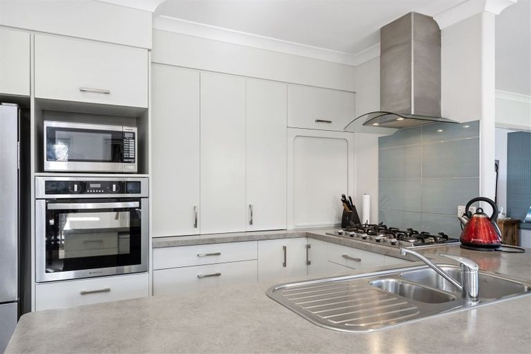 Photo of property in 15 Oakwood Way, Papamoa Beach, Papamoa, 3118