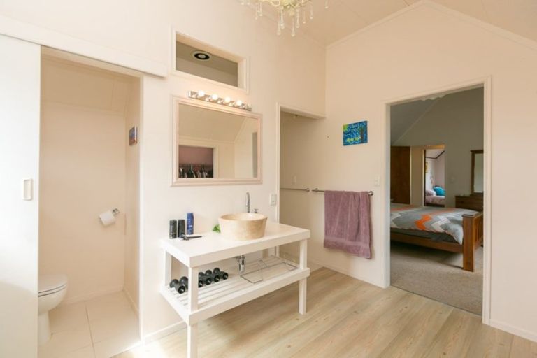 Photo of property in 273 Henwood Road, Paraite, New Plymouth, 4372