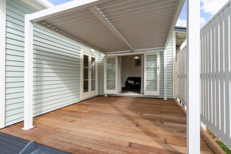 Photo of property in 167 Williams Street, Cambridge, 3434