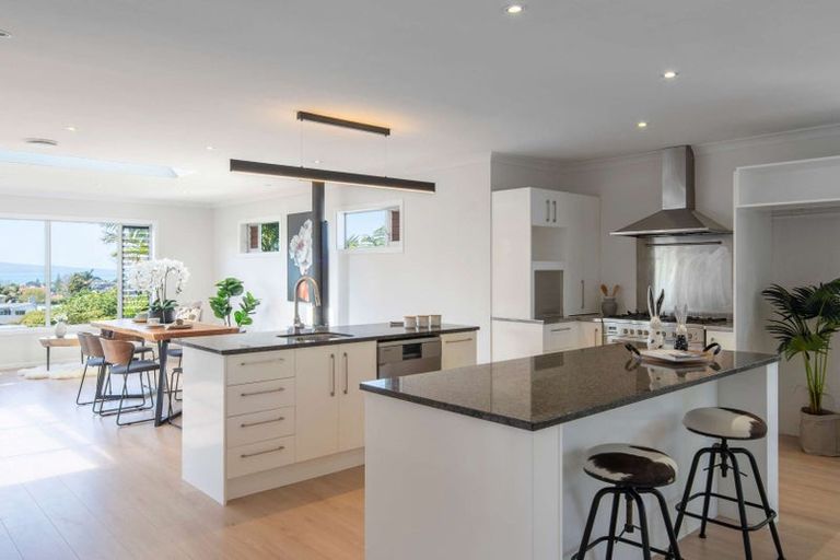 Photo of property in 86 Parr Terrace, Castor Bay, Auckland, 0620