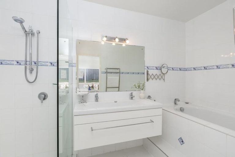 Photo of property in 100 Stapleford Crescent, Browns Bay, Auckland, 0630