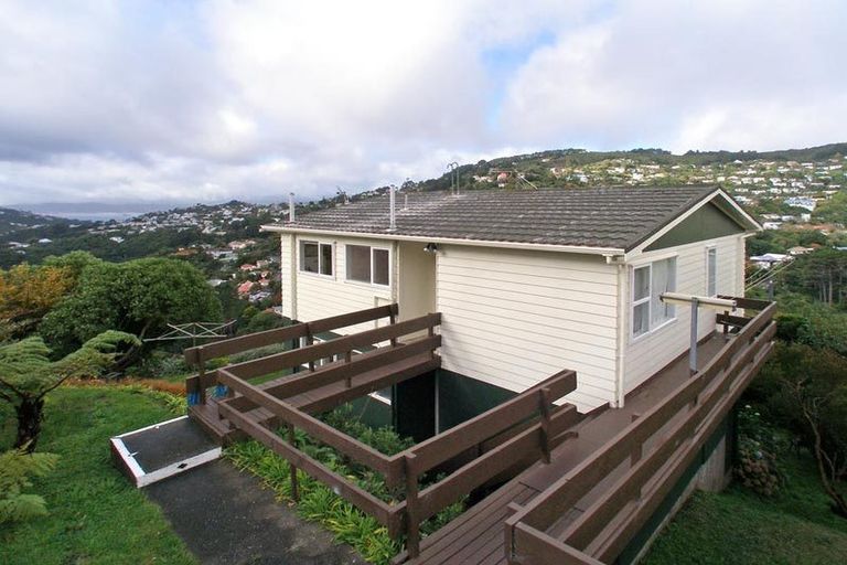 Photo of property in 41 Chartwell Drive, Crofton Downs, Wellington, 6035