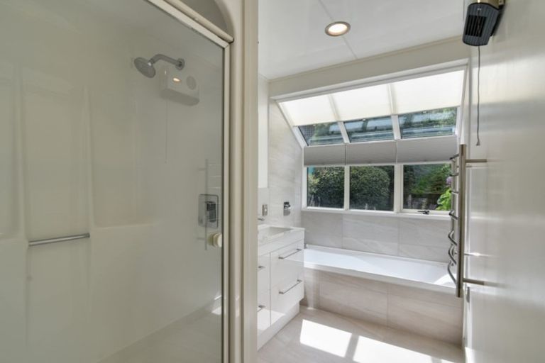 Photo of property in 1 Arawata Terrace, Fernhill, Queenstown, 9300