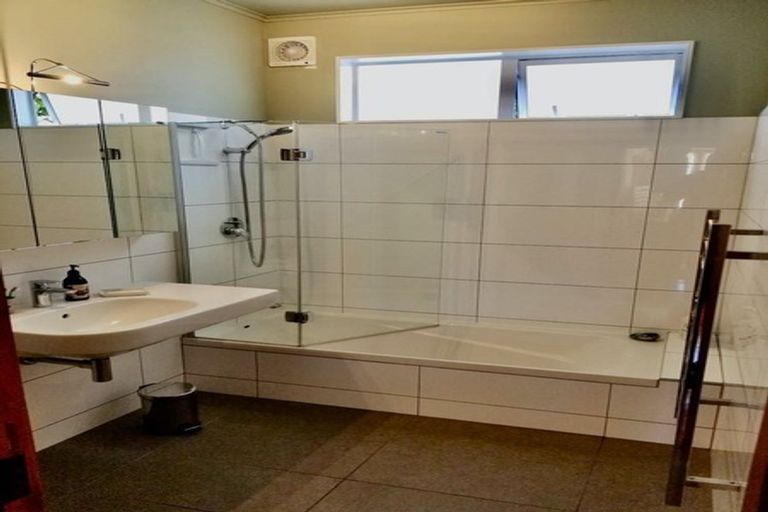 Photo of property in 33 Bankot Crescent, Ngaio, Wellington, 6035