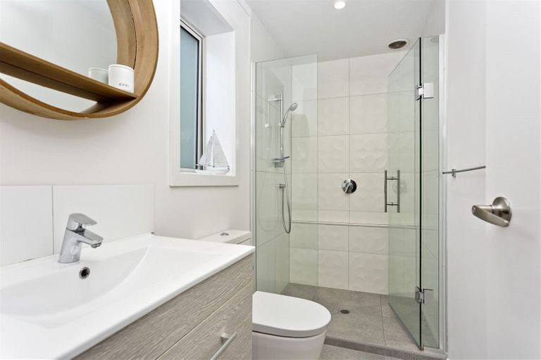 Photo of property in 100 Kowhai Road, Campbells Bay, Auckland, 0630