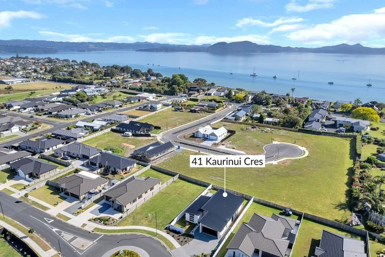 Photo of property in 41 Kaurinui Crescent, One Tree Point, 0118