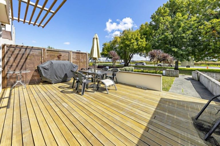 Photo of property in 24 Willow Camp Road, Takanini, 2112