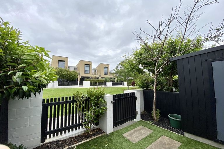 Photo of property in 19 Isitt Road, Hobsonville, Auckland, 0616