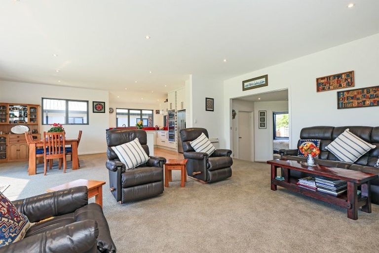 Photo of property in 14 Raven Grove, Havelock North, 4130