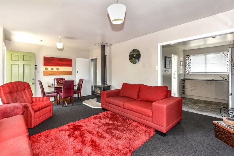 Photo of property in 2/27 Kawau Crescent, Bromley, Christchurch, 8062