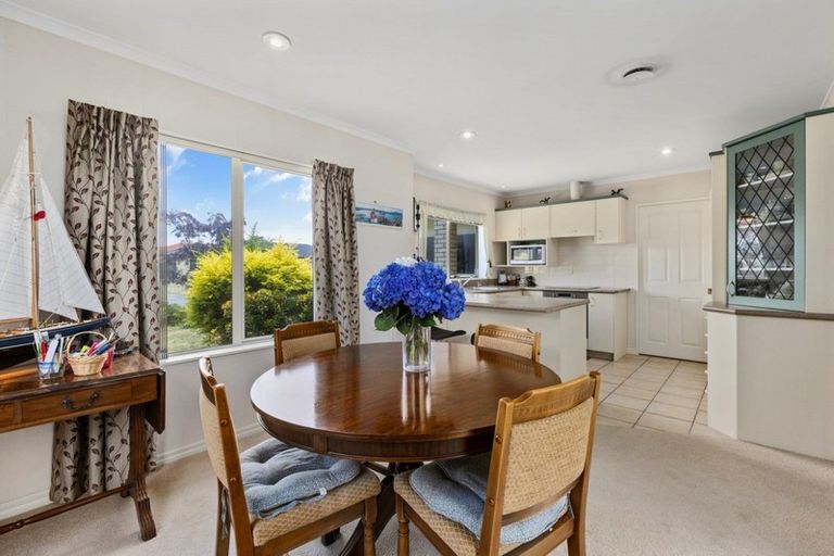 Photo of property in 21 Beachwater Drive, Papamoa Beach, Papamoa, 3118