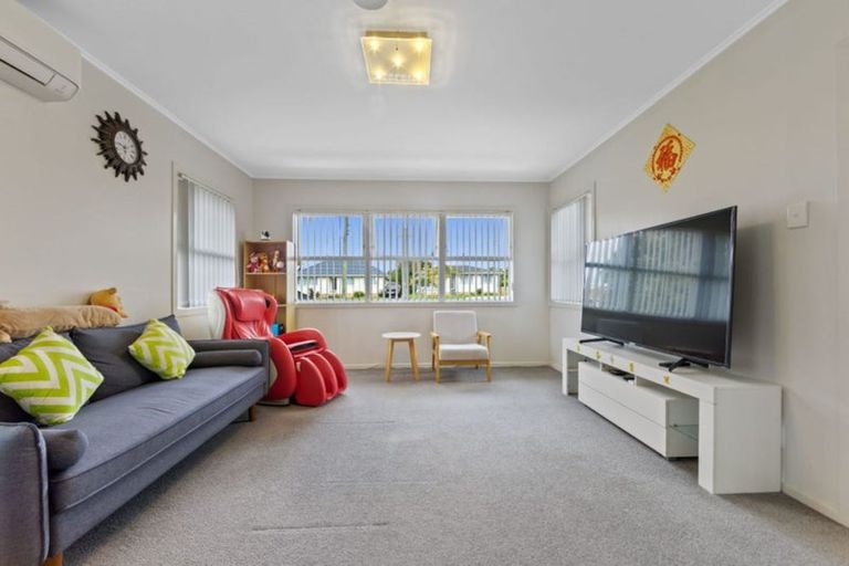 Photo of property in 19 Awatere Street, Clover Park, Auckland, 2023