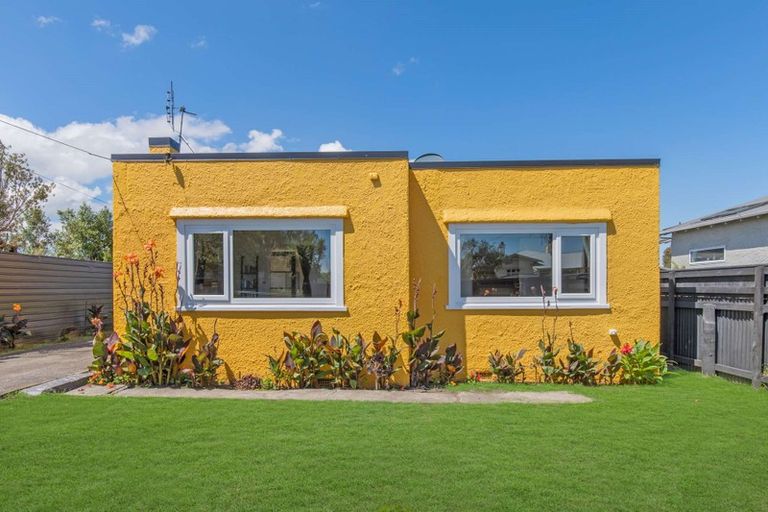 Photo of property in 8a Pharazyn Street, Gonville, Whanganui, 4500