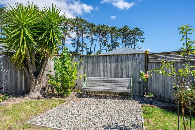 Photo of property in 130 Weggery Drive, Waikanae Beach, Waikanae, 5036