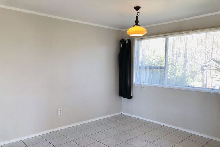 Photo of property in 28 Maugham Drive, Bucklands Beach, Auckland, 2014