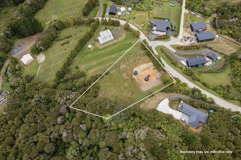 Photo of property in 35 Spikes Way, Whitianga, 3510