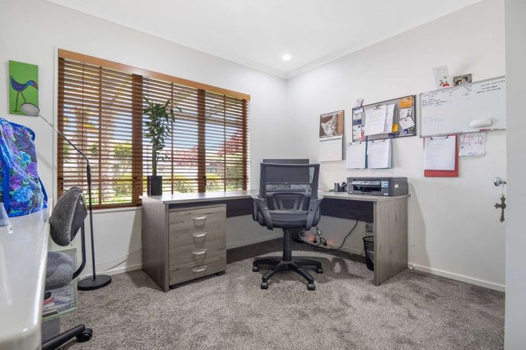Photo of property in 62 Cairns Crescent, Rototuna, Hamilton, 3210