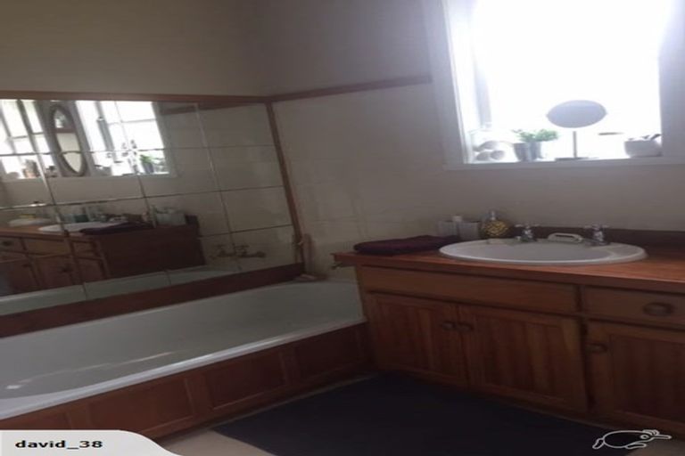 Photo of property in 86 Norton Park Grove, Waterloo, Lower Hutt, 5011