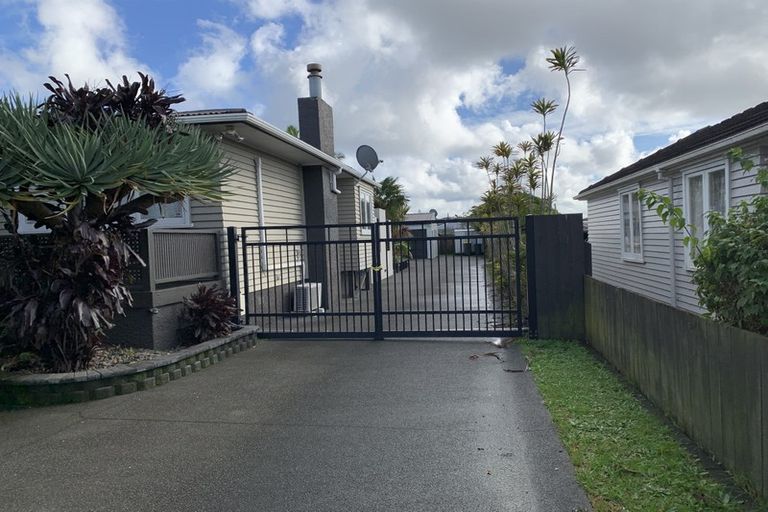Photo of property in 44 Hepburn Road, Glendene, Auckland, 0602