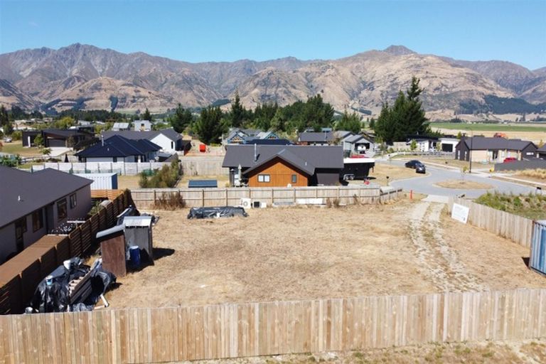 Photo of property in 18 Dingle Street, Lake Hawea, 9382
