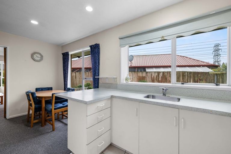 Photo of property in 2/9 Showgate Avenue, Sockburn, Christchurch, 8042