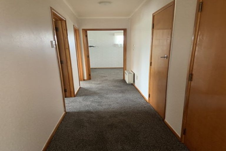 Photo of property in 43 Mason Street, New Lynn, Auckland, 0600