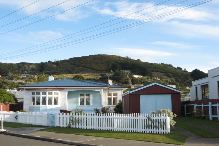 Photo of property in 206 Marine Parade, Bluff, 9814