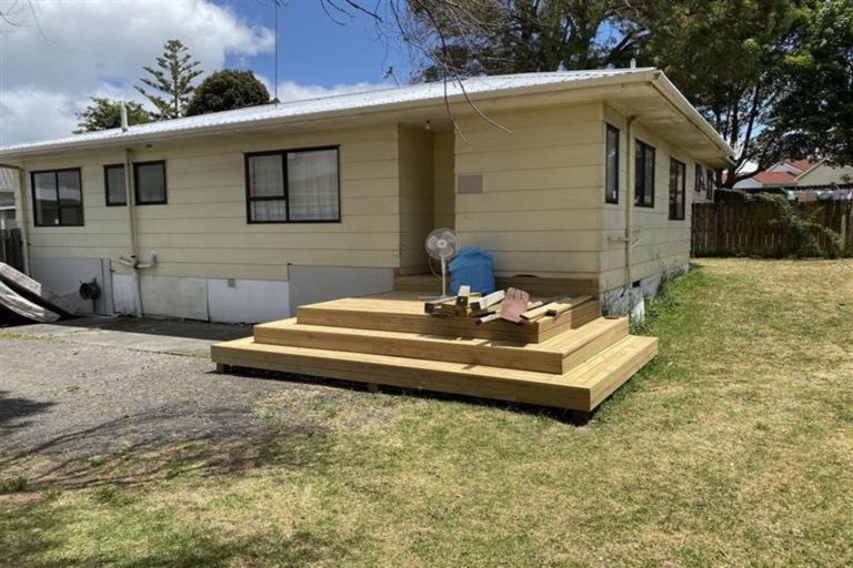 Photo of property in 2/63 Palmers Road, Clendon Park, Auckland, 2103