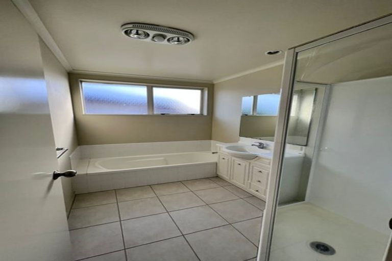 Photo of property in 14 Ritchie Crescent, Takanini, 2112