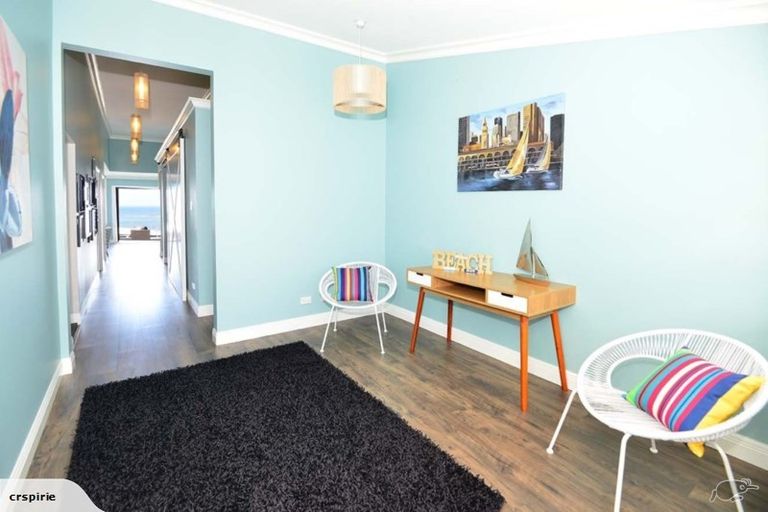Photo of property in 1047 Whangaparaoa Road, Tindalls Beach, Whangaparaoa, 0930