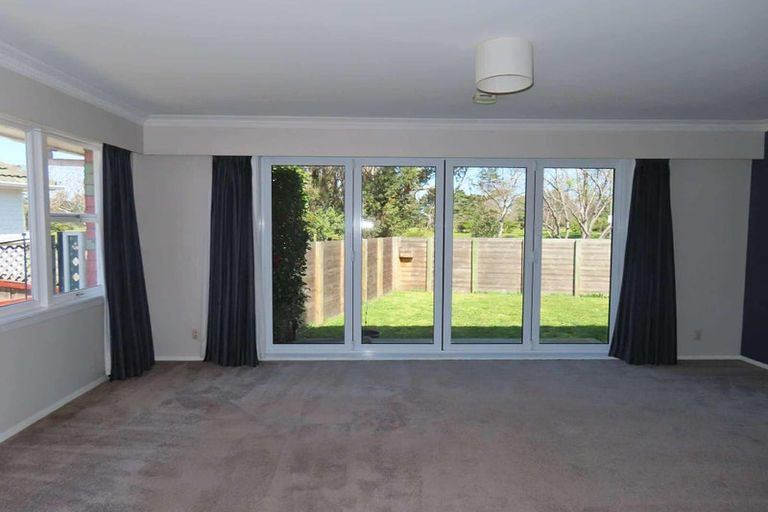 Photo of property in 220 Beach Road, North New Brighton, Christchurch, 8083
