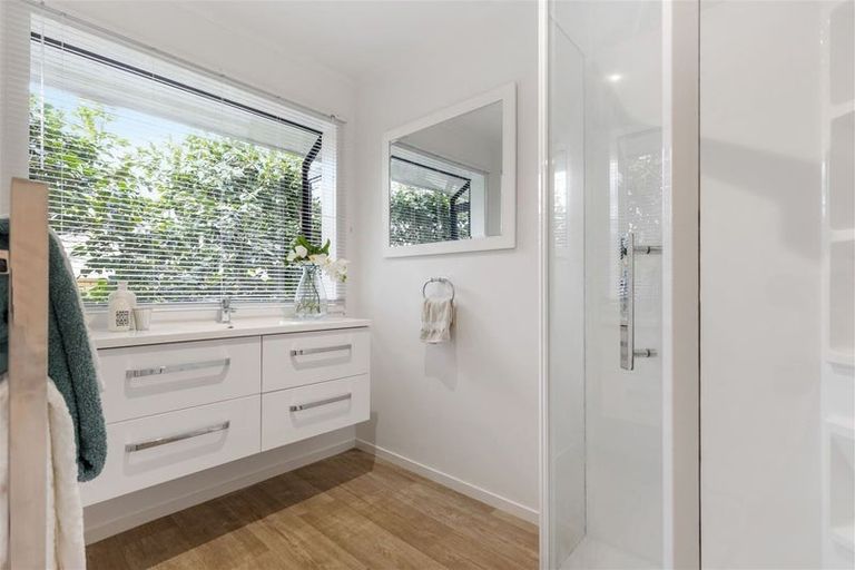 Photo of property in 2/14 Priestley Drive, Bucklands Beach, Auckland, 2014