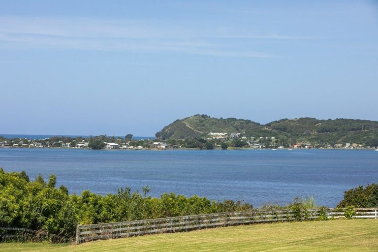 Photo of property in 133a Athenree Road, Athenree, Katikati, 3177