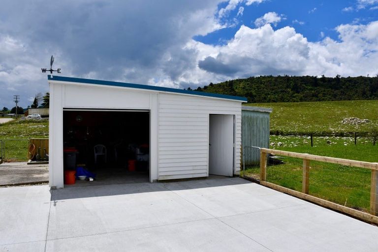 Photo of property in 14 Curries Road, Karamea, 7893