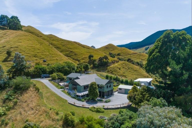 Photo of property in 111 Waterfall Road, Paraparaumu, 5032