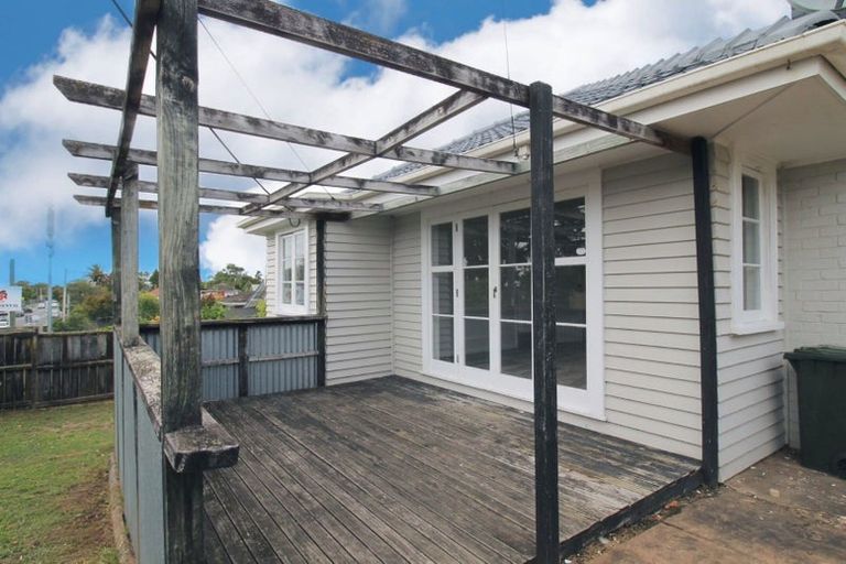 Photo of property in 1/224 Onewa Road, Birkenhead, Auckland, 0626