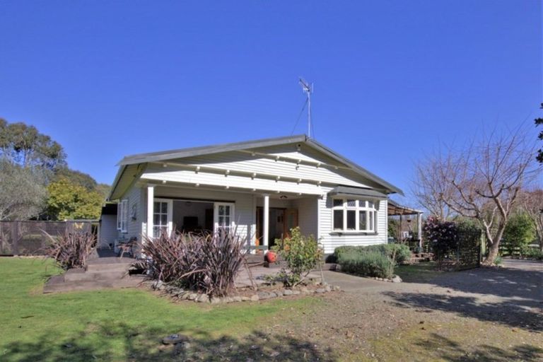 Photo of property in 155 Muhunoa East Road, Ohau, Levin, 5570
