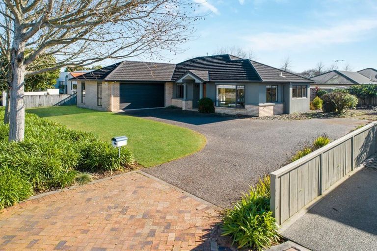 Photo of property in 16 Alba Place, Cambridge, 3434