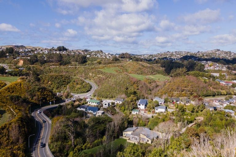 Photo of property in 9 Pine Hill Rise, Glenside, Wellington, 6037