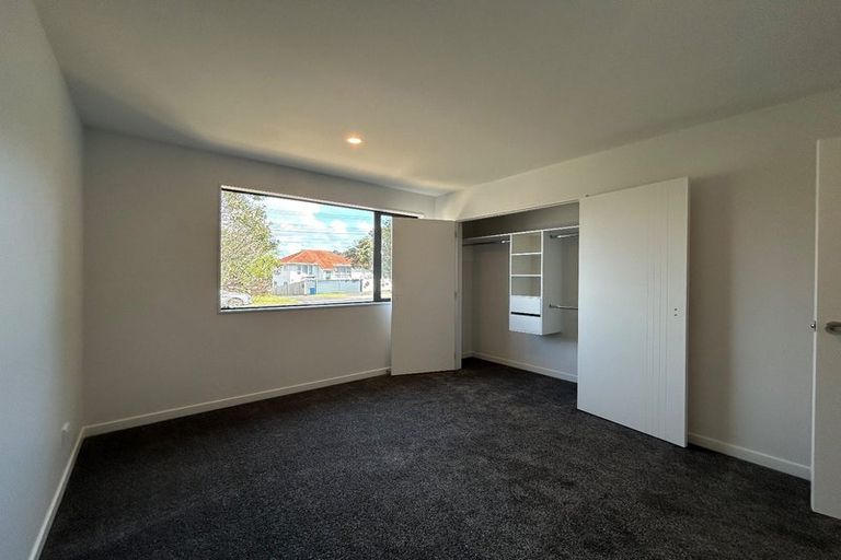 Photo of property in 215a Forrest Hill Road, Forrest Hill, Auckland, 0620