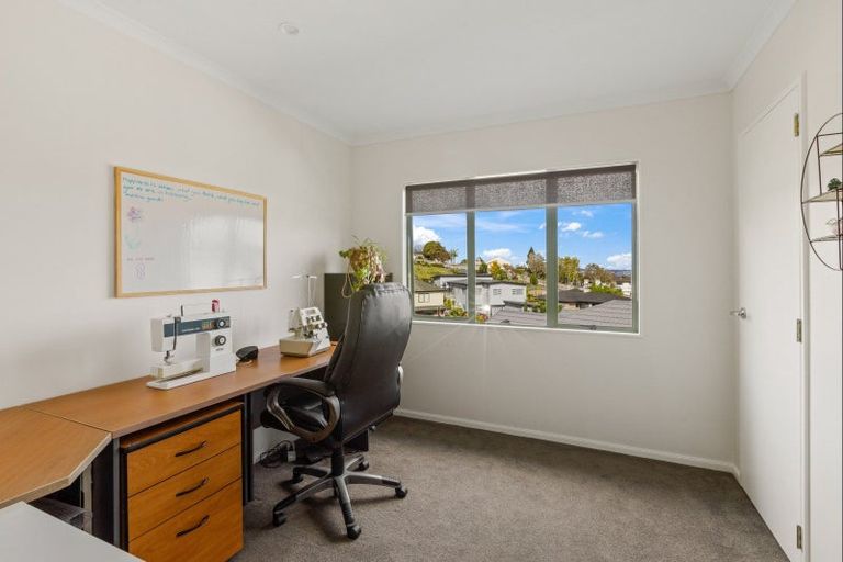 Photo of property in 26 Waldorf Crescent, Orewa, 0931