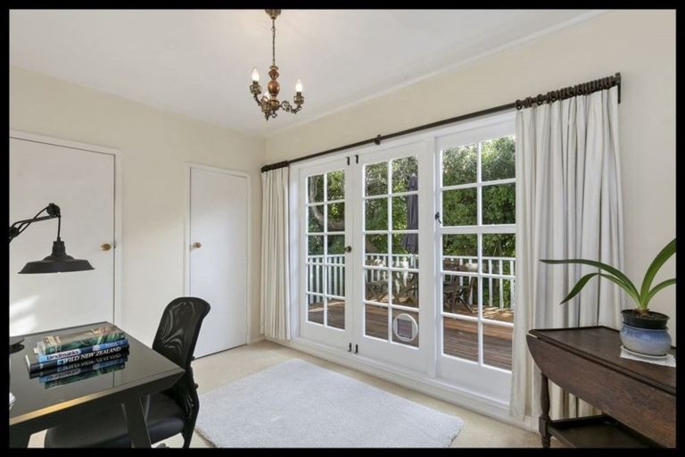 Photo of property in 11 Cockayne Road, Khandallah, Wellington, 6035