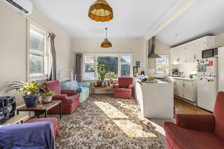 Photo of property in 114 Holloway Road, Aro Valley, Wellington, 6021