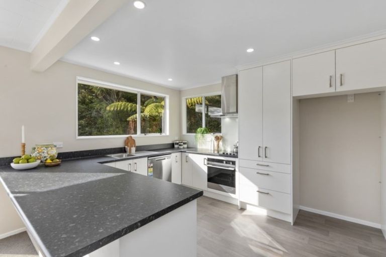 Photo of property in 15 Ngahere Street, Stokes Valley, Lower Hutt, 5019